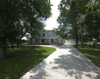 1585 County Road 237 - Photo Thumbnail 2