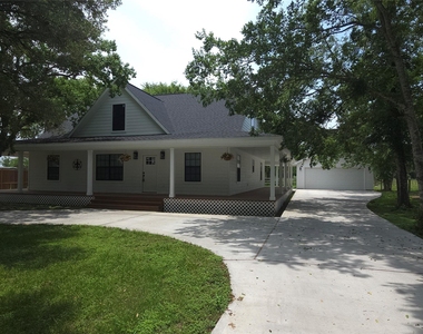 1585 County Road 237 - Photo Thumbnail 1