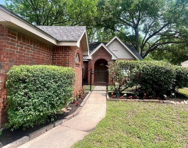 9602 Top Gallant Court - Photo Thumbnail 2
