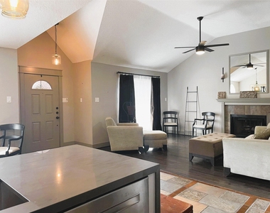 9602 Top Gallant Court - Photo Thumbnail 8