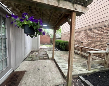 9602 Top Gallant Court - Photo Thumbnail 20