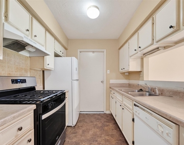 4826 Redfish Reef Drive - Photo Thumbnail 10