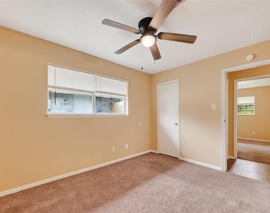 4826 Redfish Reef Drive - Photo Thumbnail 20