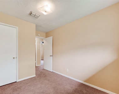 4826 Redfish Reef Drive - Photo Thumbnail 16
