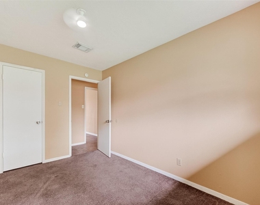 4826 Redfish Reef Drive - Photo Thumbnail 13