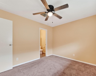 4826 Redfish Reef Drive - Photo Thumbnail 18