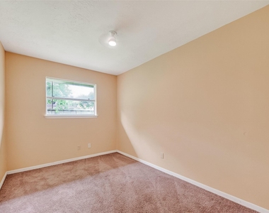 4826 Redfish Reef Drive - Photo Thumbnail 12
