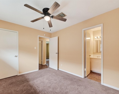 4826 Redfish Reef Drive - Photo Thumbnail 19