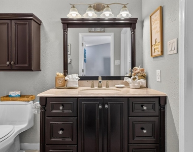 3506 Cove View Boulevard - Photo Thumbnail 10