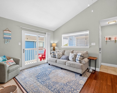 3506 Cove View Boulevard - Photo Thumbnail 2