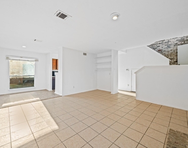 6463 Cambridge Glen Lane - Photo Thumbnail 6