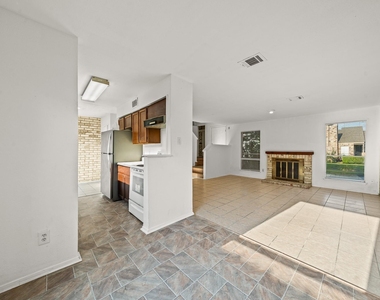 6463 Cambridge Glen Lane - Photo Thumbnail 8