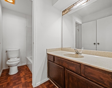 6463 Cambridge Glen Lane - Photo Thumbnail 13