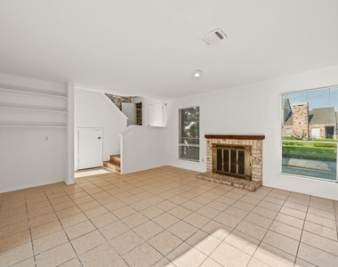 6463 Cambridge Glen Lane - Photo Thumbnail 5