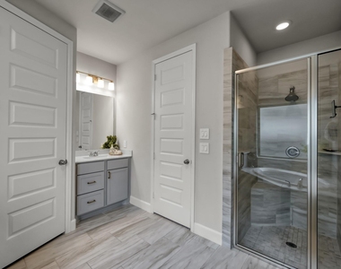 611 Lost Maples Bend Lane - Photo Thumbnail 18