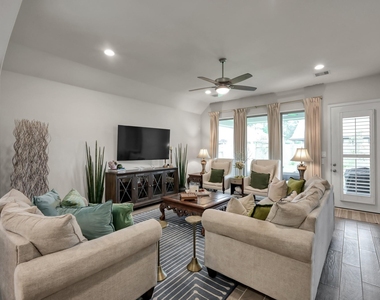 611 Lost Maples Bend Lane - Photo Thumbnail 11