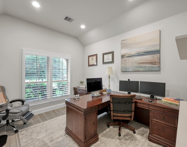 611 Lost Maples Bend Lane - Photo Thumbnail 3