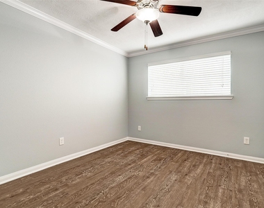 835 Heights Boulevard - Photo Thumbnail 4