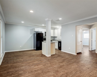 835 Heights Boulevard - Photo Thumbnail 9