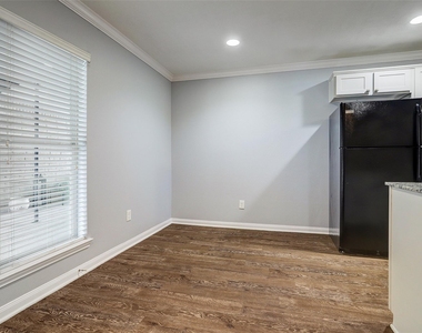 835 Heights Boulevard - Photo Thumbnail 7