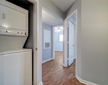 835 Heights Boulevard - Photo Thumbnail 8