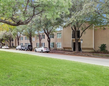 835 Heights Boulevard - Photo Thumbnail 2
