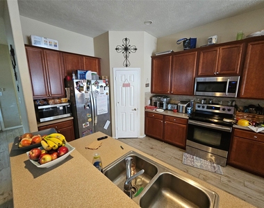 7107 Ballinger Ridge Lane - Photo Thumbnail 4