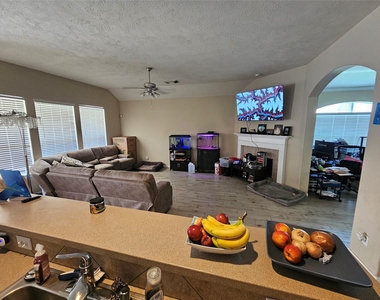 7107 Ballinger Ridge Lane - Photo Thumbnail 3