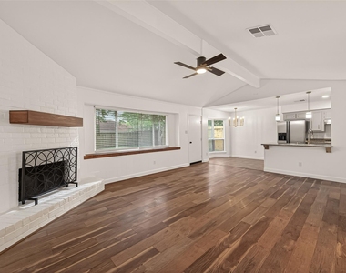 5347 Lincoln Green Drive - Photo Thumbnail 3