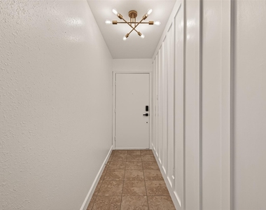 5347 Lincoln Green Drive - Photo Thumbnail 2