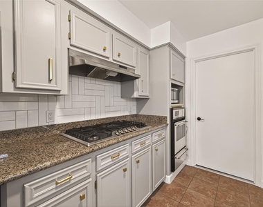 5347 Lincoln Green Drive - Photo Thumbnail 10
