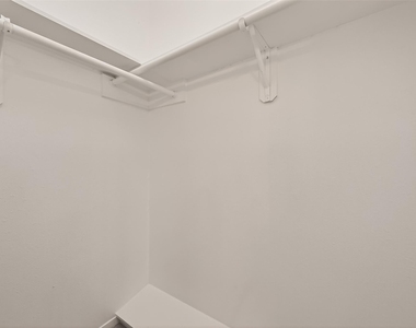 5347 Lincoln Green Drive - Photo Thumbnail 20