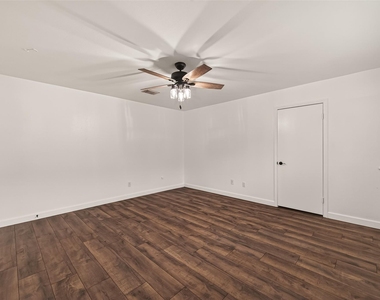 5347 Lincoln Green Drive - Photo Thumbnail 17