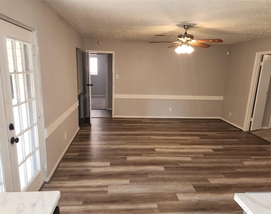 22127 Elsinore Drive - Photo Thumbnail 8