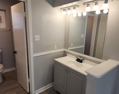 22127 Elsinore Drive - Photo Thumbnail 15