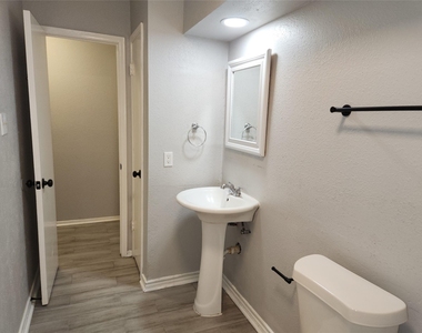 22127 Elsinore Drive - Photo Thumbnail 24