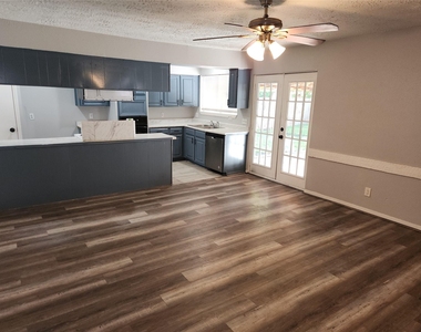 22127 Elsinore Drive - Photo Thumbnail 10