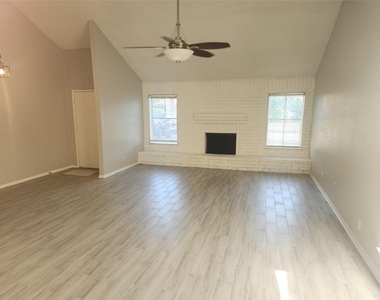 22127 Elsinore Drive - Photo Thumbnail 5