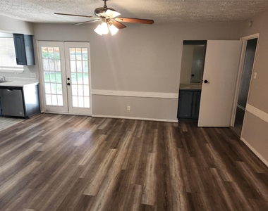 22127 Elsinore Drive - Photo Thumbnail 11