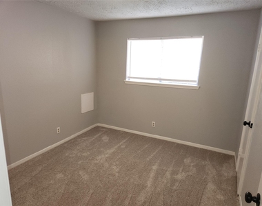 22127 Elsinore Drive - Photo Thumbnail 20