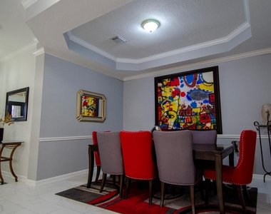 1211 Campton Court - Photo Thumbnail 5
