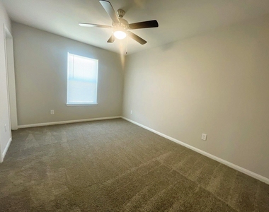 350 Road 5105 - Photo Thumbnail 7