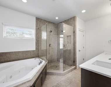 1808 Oakdale Street - Photo Thumbnail 24