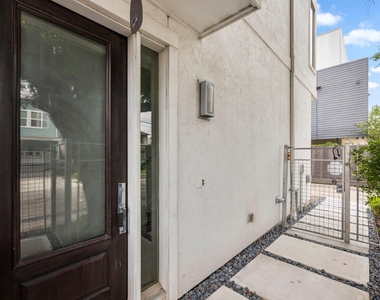 1808 Oakdale Street - Photo Thumbnail 31