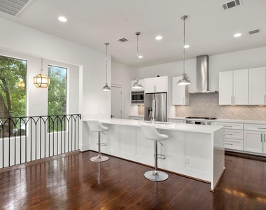 1808 Oakdale Street - Photo Thumbnail 12