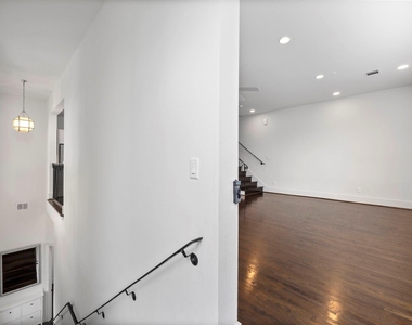 1808 Oakdale Street - Photo Thumbnail 7