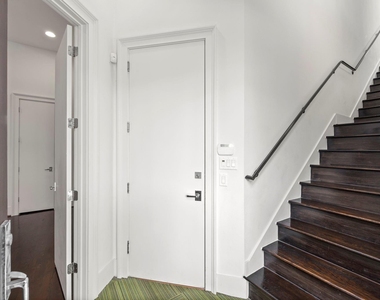 1808 Oakdale Street - Photo Thumbnail 2