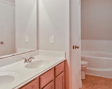 14926 Diamond Way - Photo Thumbnail 5
