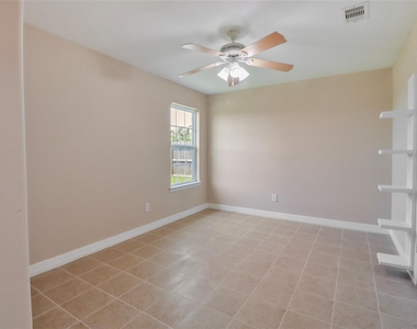 14926 Diamond Way - Photo Thumbnail 8