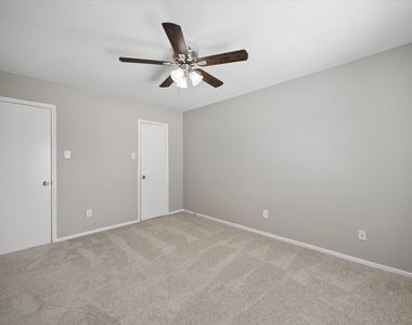 201 Emerson Street - Photo Thumbnail 9